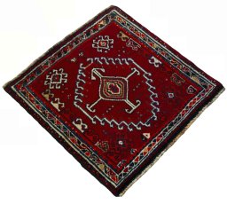 Close-up detail of 2000s Shiraz rug from Iran / Persia showing Wool weave