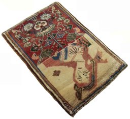 Close-up detail of 2000s Shiraz rug from Iran / Persia showing Wool weave