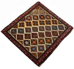 Close-up detail of 2000s Shiraz rug from Iran / Persia showing Wool weave