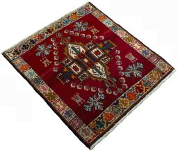 Close-up detail of 2000s Shiraz rug from Iran / Persia showing Wool weave