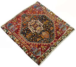 Close-up detail of 2000s Shiraz rug from Iran / Persia showing Wool weave