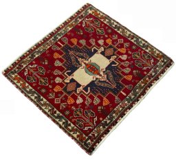 Close-up detail of 2000s Shiraz rug from Iran / Persia showing Wool weave