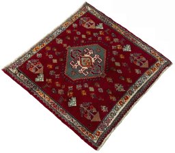 Close-up detail of 2000s Shiraz rug from Iran / Persia showing Wool weave