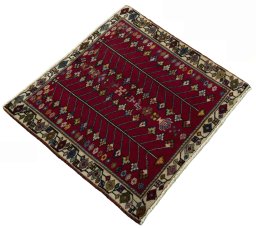 Close-up detail of 2000s Shiraz rug from Iran / Persia showing Wool weave
