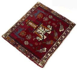 Close-up detail of 2000s Shiraz rug from Iran / Persia showing Wool weave