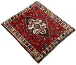 Close-up detail of 2000s Shiraz rug from Iran / Persia showing Wool weave