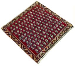 Close-up detail of 2000s Shiraz rug from Iran / Persia showing Wool weave