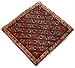 Close-up detail of 2000s Shiraz rug from Iran / Persia showing Wool weave