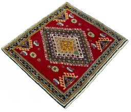 Close-up detail of 2000s Shiraz rug from Iran / Persia showing Wool weave