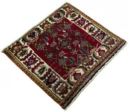 Close-up detail of 2000s Shiraz rug from Iran / Persia showing Wool weave