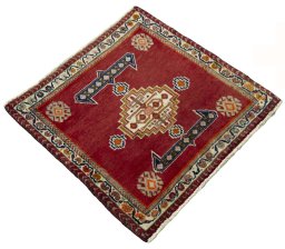 Close-up detail of 2000s Shiraz rug from Iran / Persia showing Wool weave