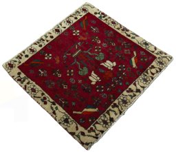 Close-up detail of 2000s Shiraz rug from Iran / Persia showing Wool weave