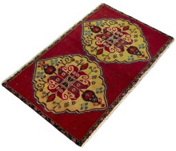 Close-up detail of 2000s Shiraz rug from Iran / Persia showing Wool weave