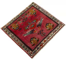 Close-up detail of 2000s Shiraz rug from Iran / Persia showing Wool weave