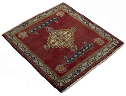 Close-up detail of 2000s Shiraz rug from Iran / Persia showing Wool weave