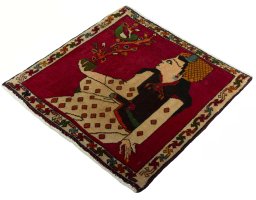 Corner detail of 2000s Shiraz rug showing border pattern and Wool pile