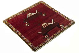 Close-up detail of 2000s Shiraz rug from Iran / Persia showing Wool weave