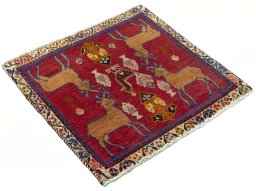 Close-up detail of 2000s Shiraz rug from Iran / Persia showing Wool weave