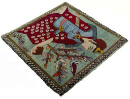 Close-up detail of 2000s Shiraz rug from Iran / Persia showing Wool weave