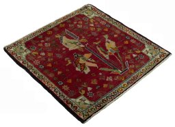 Close-up detail of 2000s Shiraz rug from Iran / Persia showing Wool weave
