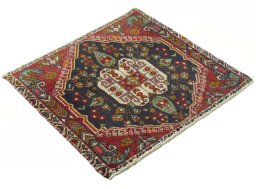 Close-up detail of 2000s Shiraz rug from Iran / Persia showing Wool weave