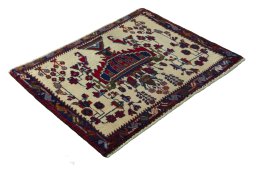 Close-up detail of 2000s Shiraz rug from Iran / Persia showing Wool weave