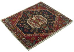Close-up detail of 2000s Shiraz rug from Iran / Persia showing Wool weave