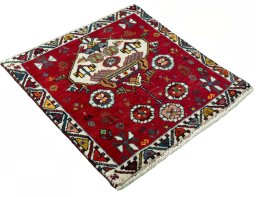 Close-up detail of 2000s Shiraz rug from Iran / Persia showing Wool weave
