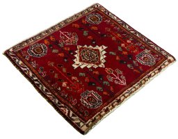 Close-up detail of 2000s Shiraz rug from Iran / Persia showing Wool weave