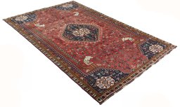 Close-up detail of 2000s Shiraz rug from Iran / Persia showing Wool weave