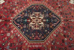 Central medallion detail of 2000s Shiraz rug from Iran / Persia