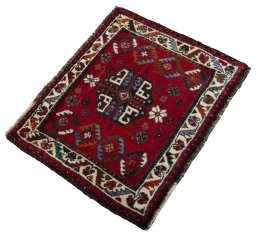 Close-up detail of 2000s Shiraz rug from Iran / Persia showing Wool weave