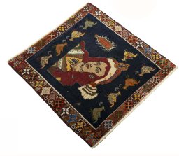 Close-up detail of 2000s Shiraz rug from Iran / Persia showing Wool weave