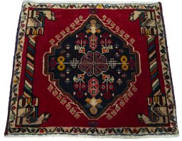 Surface texture of 2000s Shiraz rug with natural Wool and intricate pattern