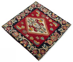 Close-up detail of 2000s Shiraz rug from Iran / Persia showing Wool weave
