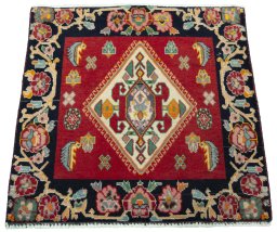 Surface texture of 2000s Shiraz rug with natural Wool and intricate pattern