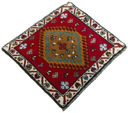 Close-up detail of 2000s Shiraz rug from Iran / Persia showing Wool weave