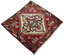Close-up detail of 2000s Shiraz rug from Iran / Persia showing Wool weave