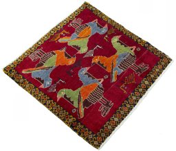 Close-up detail of 2000s Shiraz rug from Iran / Persia showing Wool weave