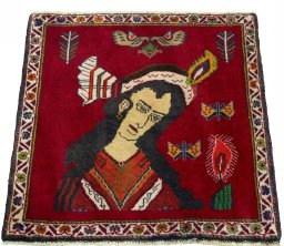 Surface texture of 2000s Shiraz rug with natural Wool and intricate pattern