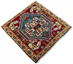 Close-up detail of 2000s Shiraz rug from Iran / Persia showing Wool weave