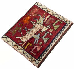 Close-up detail of 2000s Shiraz rug from Iran / Persia showing Wool weave