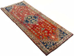 Close-up detail of 2000s Shiraz rug from Iran / Persia showing Wool weave