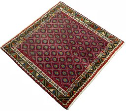 Close-up detail of 2000s Shiraz rug from Iran / Persia showing Wool weave