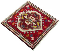 Close-up detail of 2000s Shiraz rug from Iran / Persia showing Wool weave