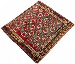 Close-up detail of 2000s Shiraz rug from Iran / Persia showing Wool weave