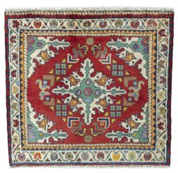 Full view of 2000s Shiraz rug from Iran / Persia, 55 × 60 cm in Red tones