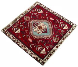 Close-up detail of 2000s Shiraz rug from Iran / Persia showing Wool weave