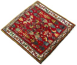 Close-up detail of 2000s Shiraz rug from Iran / Persia showing Wool weave