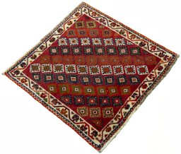 Close-up detail of 2000s Shiraz rug from Iran / Persia showing Wool weave